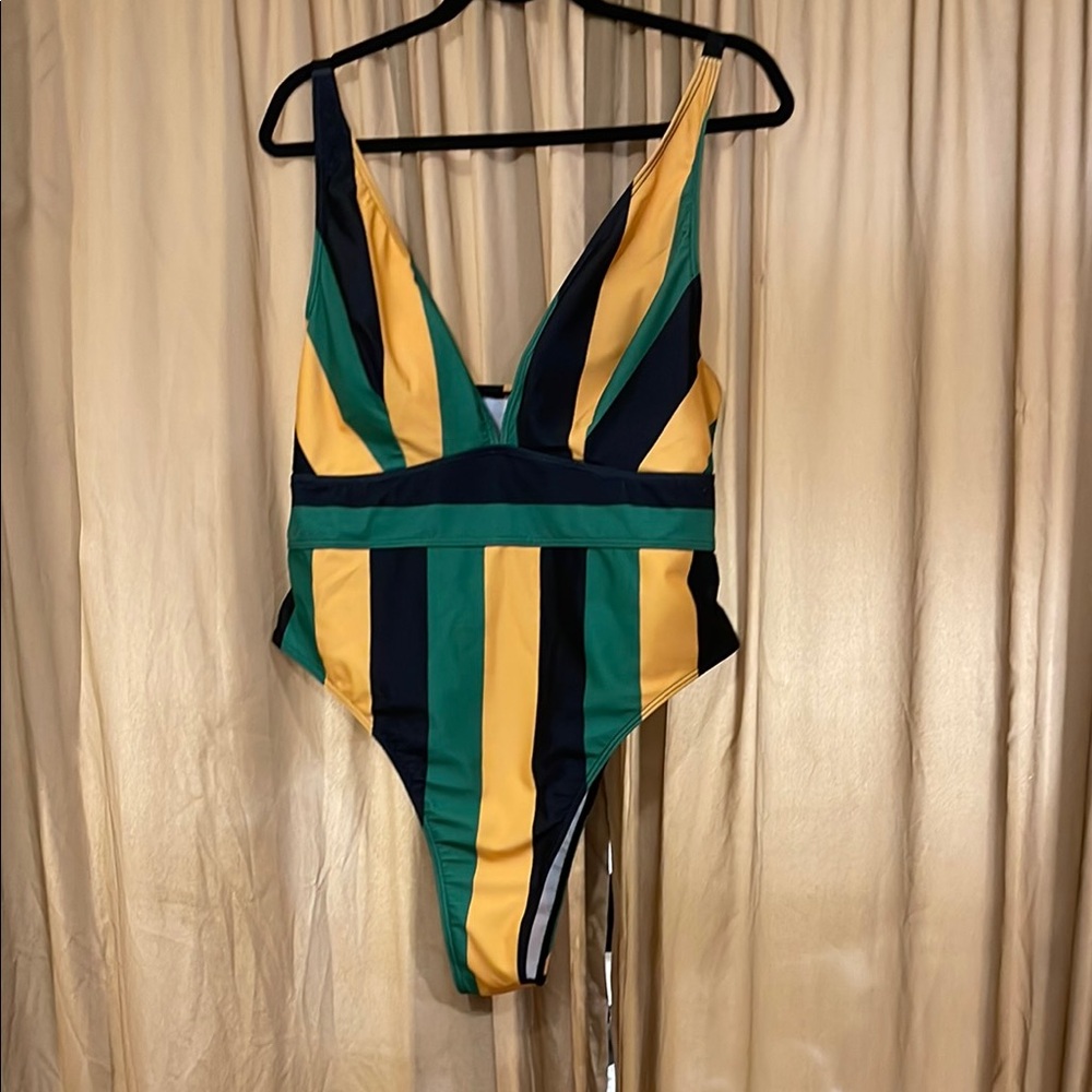 NWOT Women’s Plus 3X Green and Yellow Striped Bodysuit One Piece NEVER WORN